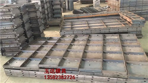 水泥隔離墩模具生產與中央隔離墩模具脫模技巧詳解